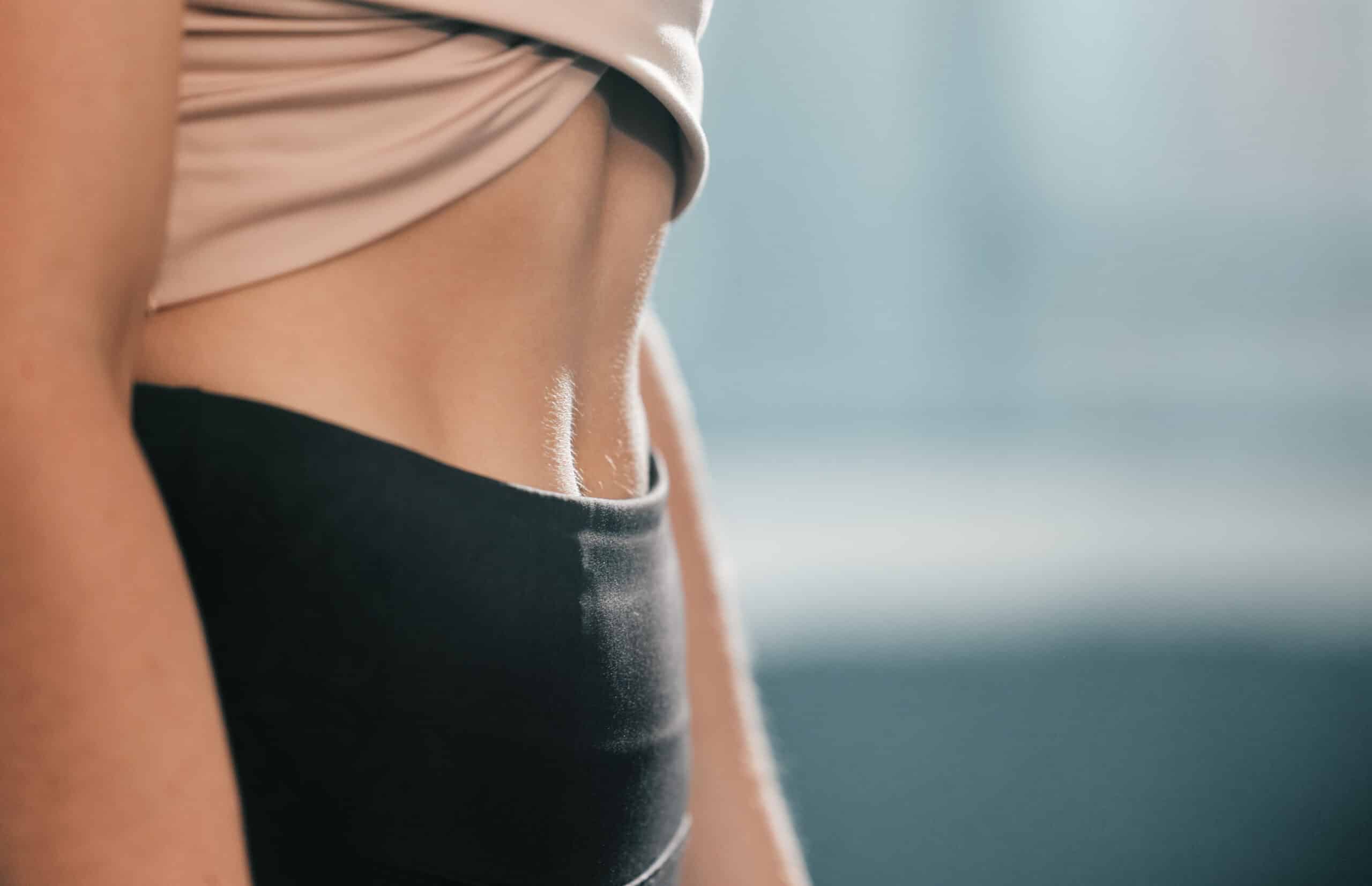 Yoga voor een platte buik: eenvoudige en effectieve houdingen
